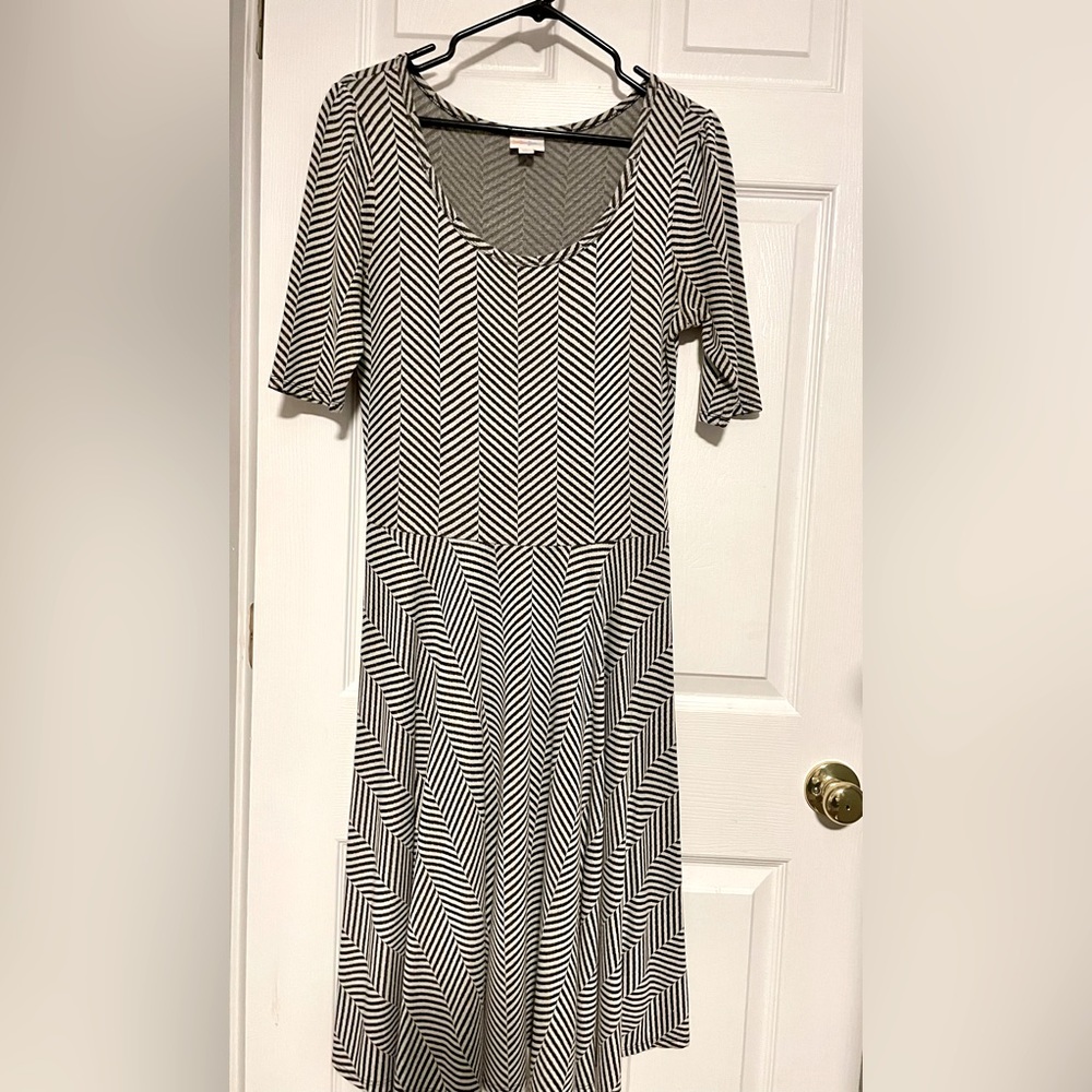 EUC LuLaRoe Nicole Dress